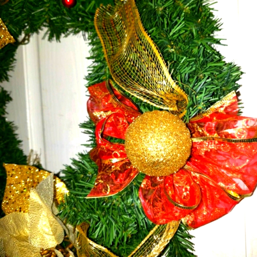 Christmas Holiday Wreath - Picture 5 of 6